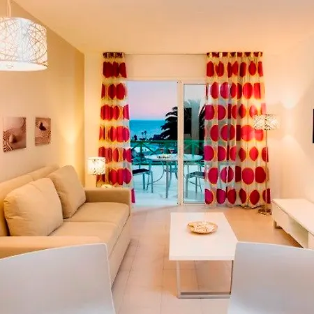 Blue Sea Apartment *