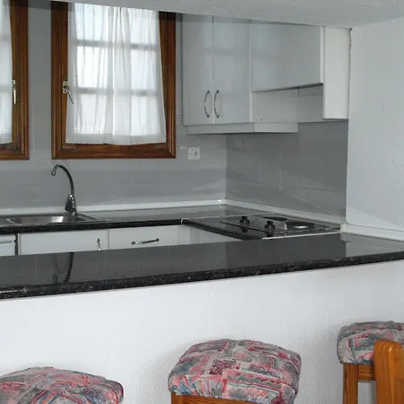 Blue Sea Apartment *